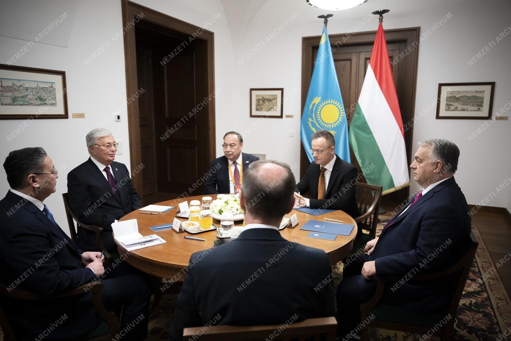 Orbán Viktor fogadta a kazah elnököt