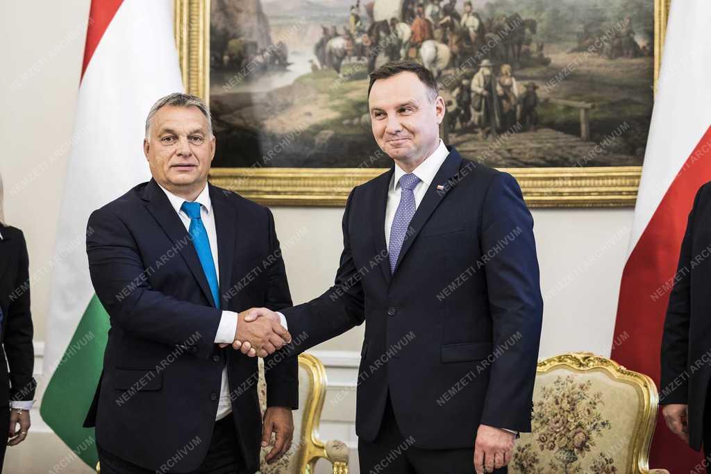 Orbán Viktor Varsóban