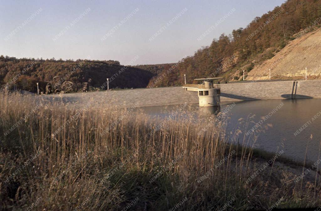 Tájkép - Víztározó Parádsasvárnál