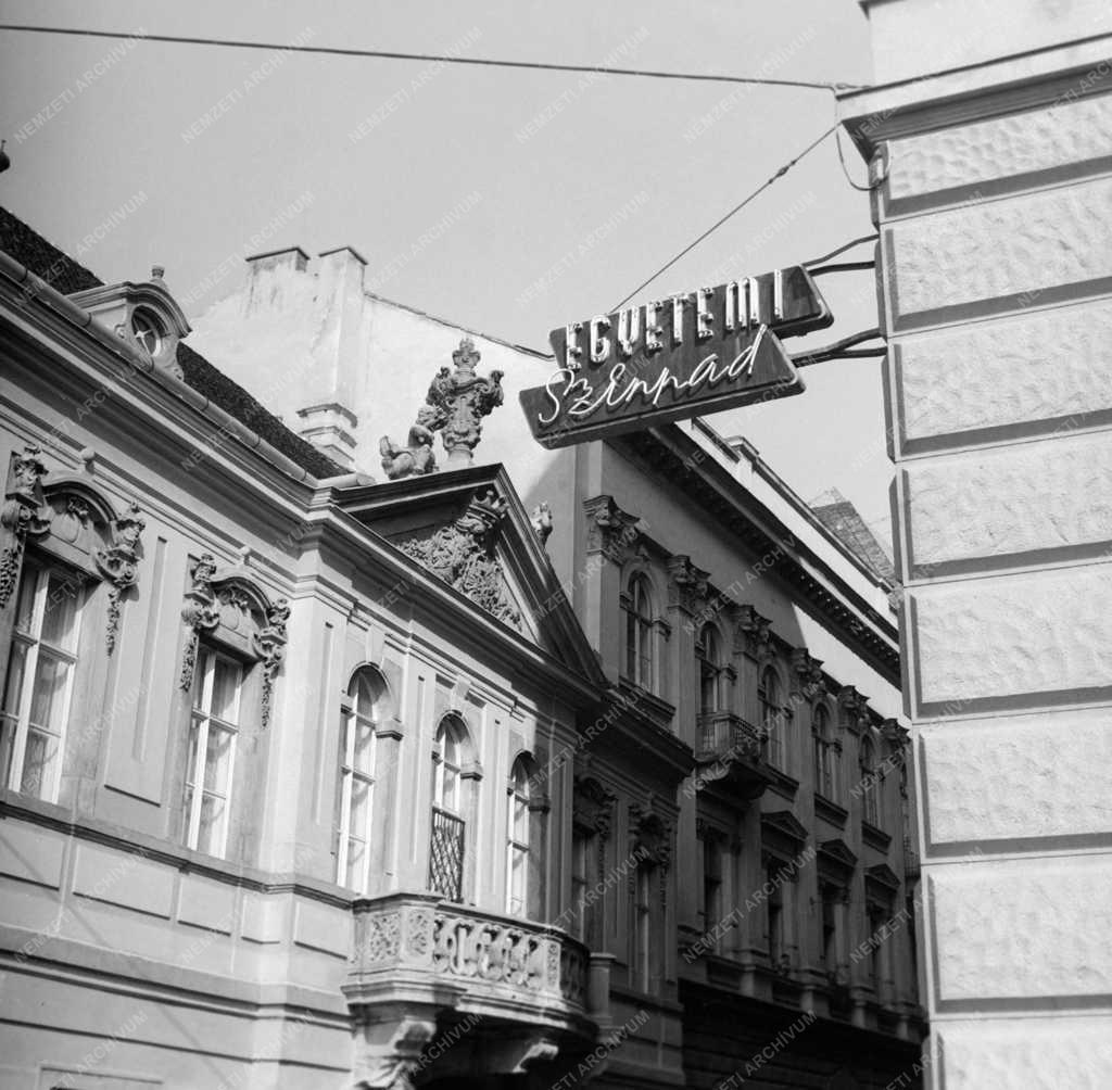 Városkép - Budapest - Egyetemi Színpad