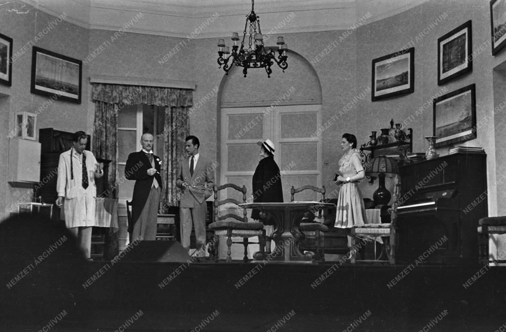 Kultúra - Archibald Joseph Cronin A nagy út című színdarabjának bemutatója a Művész Színházban