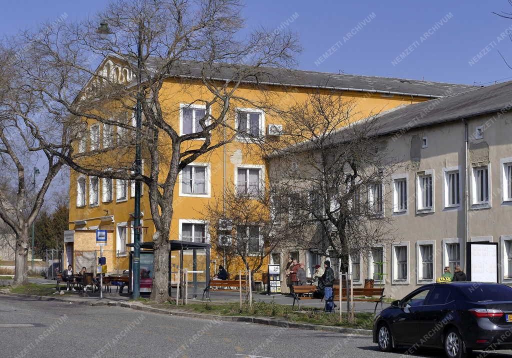 Oktatás - Várpalota  -  Pápai Szakképzési Centrum Faller Jeno Technikum, Szakképző Iskola és Kollégium