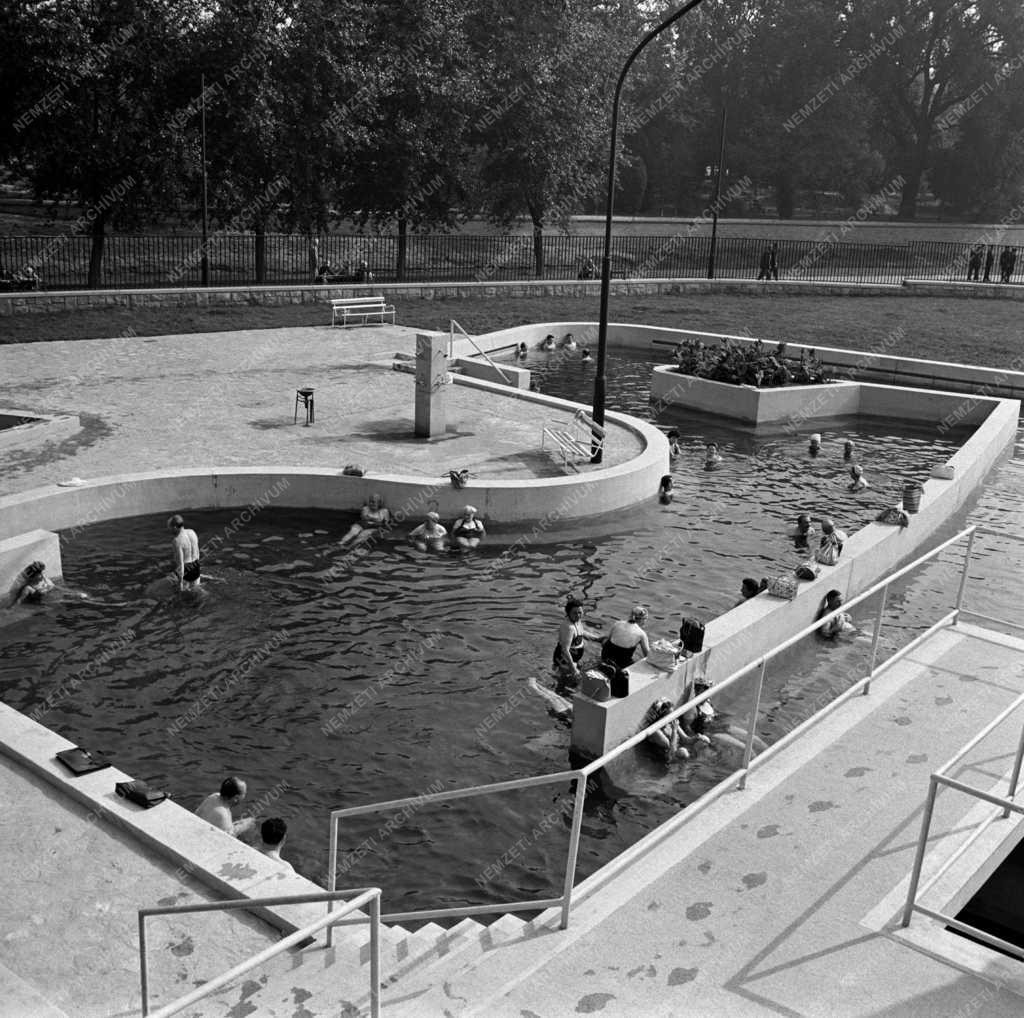 Szabadidő - Új termálfürdő Győrött