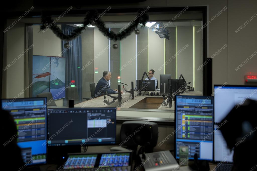 Miniszterelnöki interjú a Kossuth rádióban