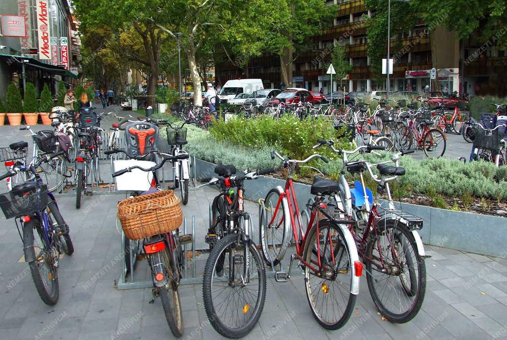 Városkép - Békéscsaba - Kerékpár parkoló