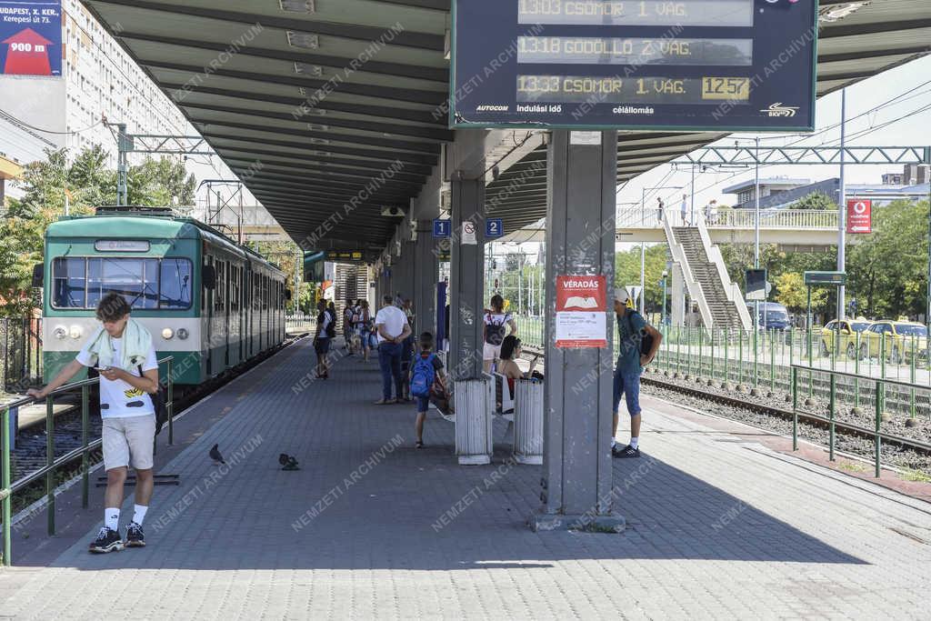Tömegközlekedés - Budapest - HÉV végállomás