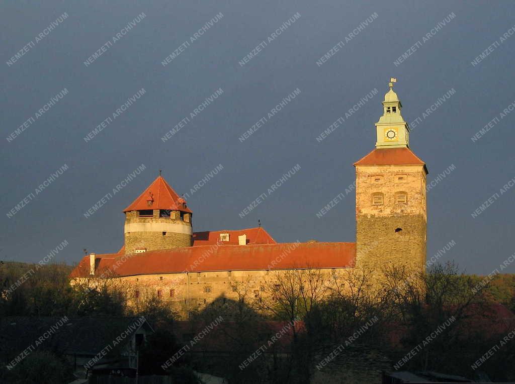  Ausztria - Burgenland - Városszalónak - Középkori vár