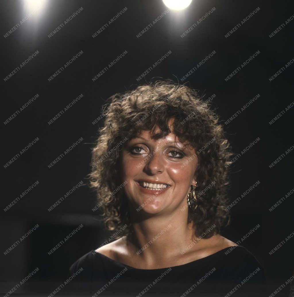 Kultúra - Molnár Zsuzsa színésznő