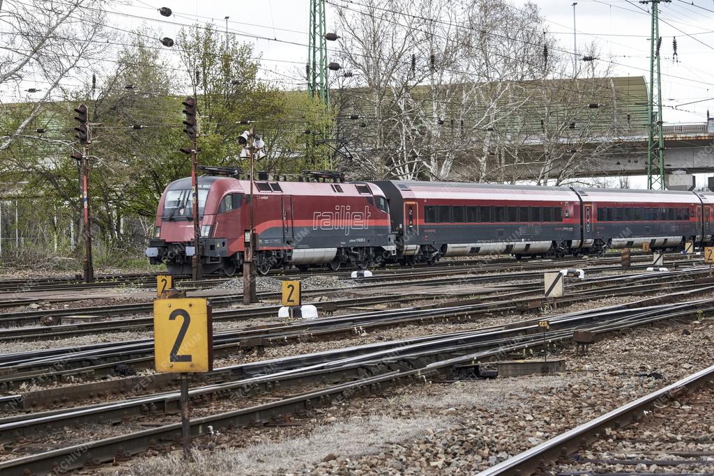 Közlekedés - Budapest - Ferencváros vasútállomás