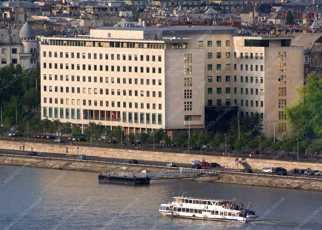 Budapest - Duna - Képviselői irodaház