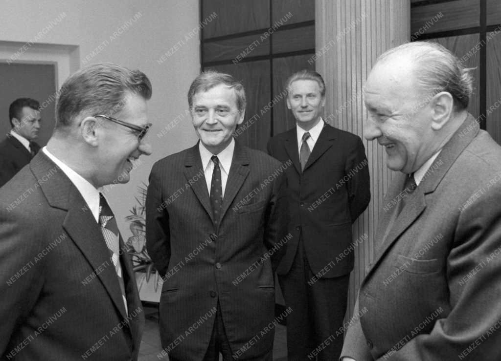 Külpolitika - Lubomir Strougal Magyarországon