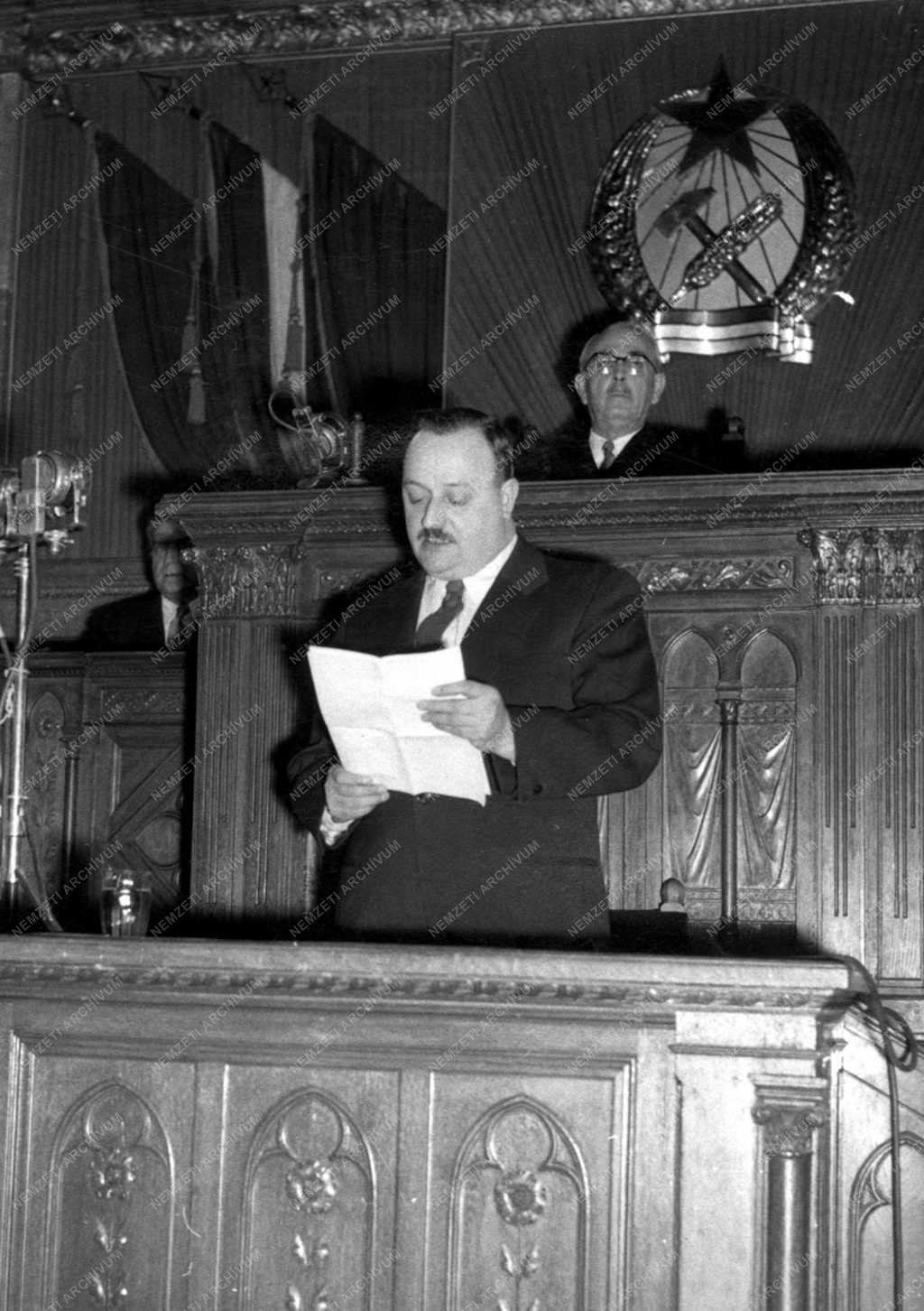 Belpolitika - Országgyűlés
