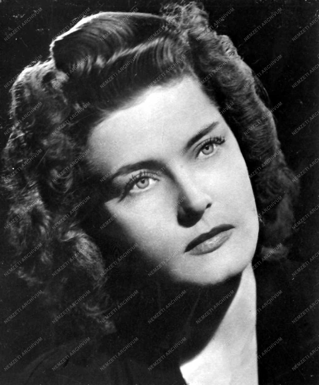 Karády Katalin