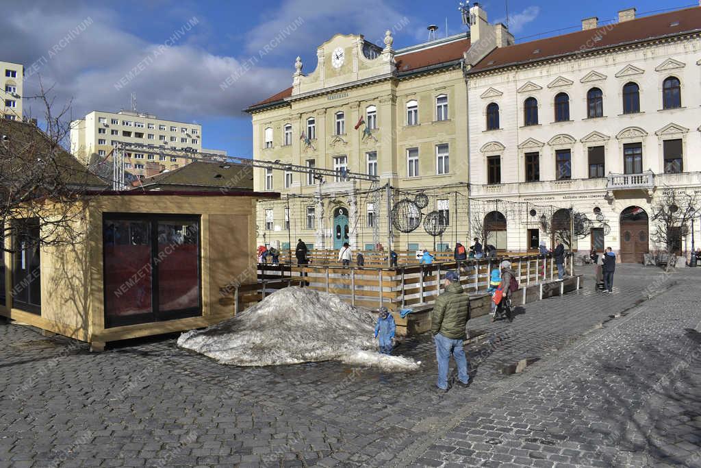 Városkép - Budapest - Korcsolyapálya az Óbudai Fő téren