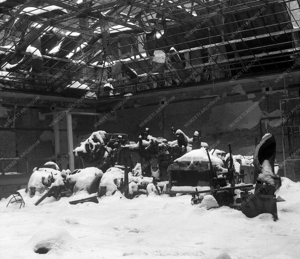 Oktatás - Történelem - Műegyetem romjai 