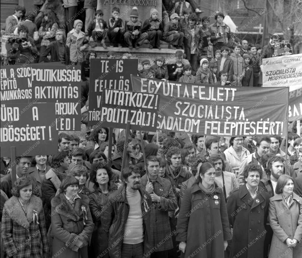 Nemzeti ünnep - Március 15-i ünnepség a Múzeum kertben