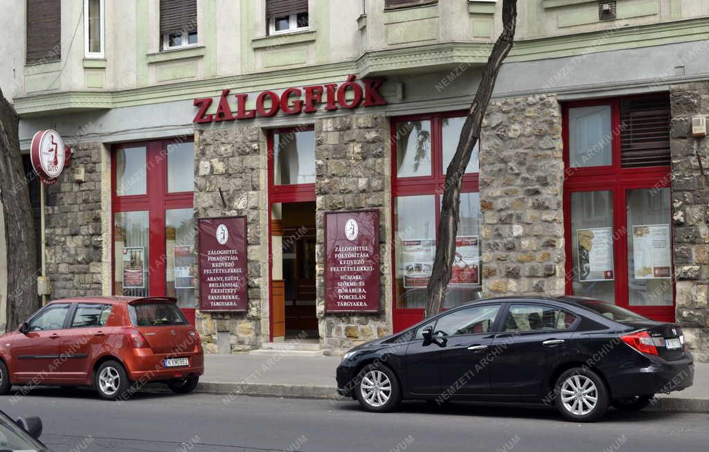 Budapest - Zálogfiók Kőbányán