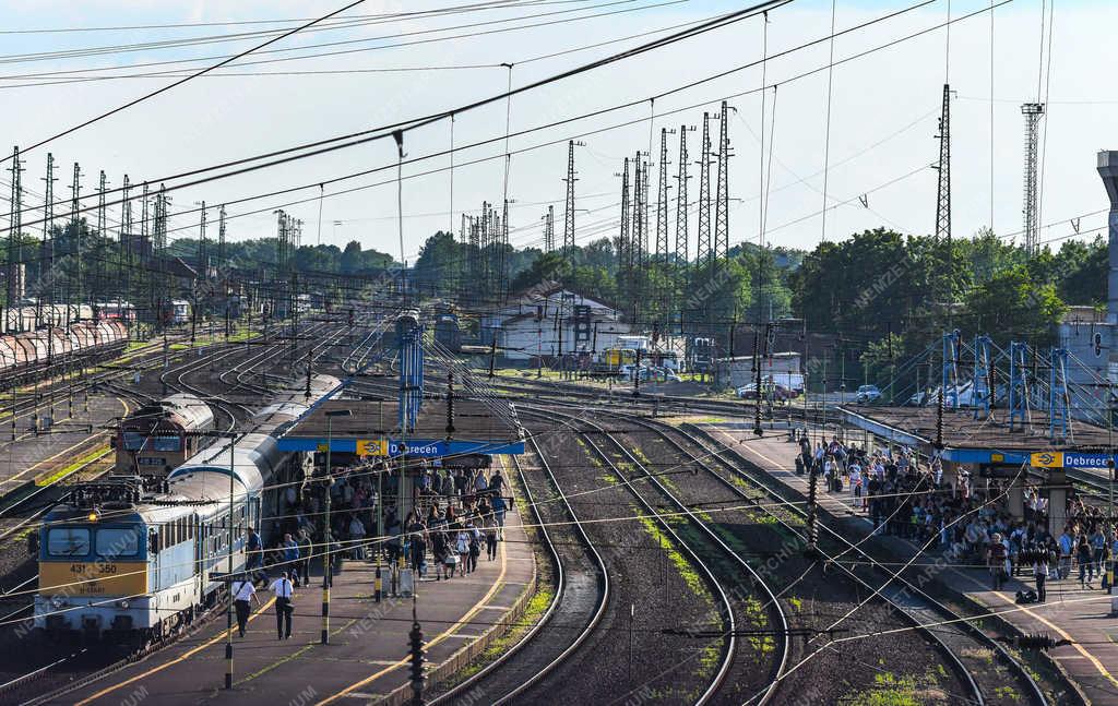 Vasúti közlekedés - Debrecen - Vasútállomás