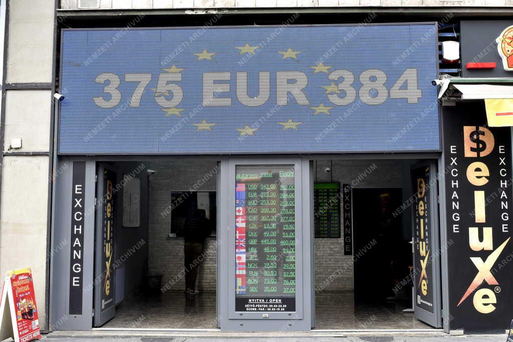 Pénzügy - Budapest - Valutaváltó iroda a belvárosban