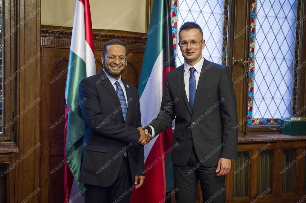 Szijjártó Péter fogadta a kuvaiti pénzügyi államtitkárt