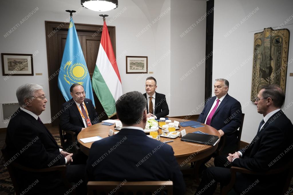 Orbán Viktor fogadta a kazah elnököt