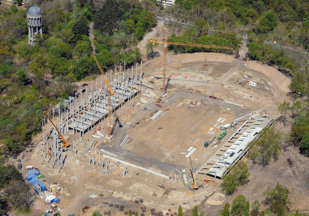Sportlétesítmény - Debrecen - Épül a Nagyerdei Stadion 