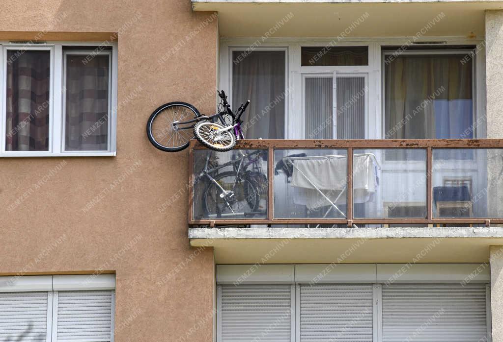 Városkép - Budapest - 50 éves Újpalota