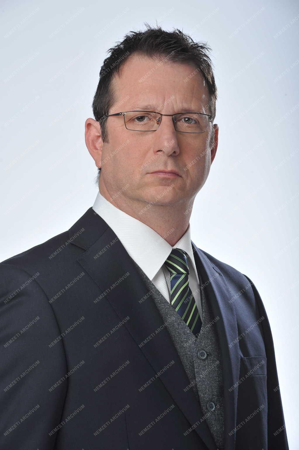 Kultúra - Televízió - Marslakók - Schlanger András