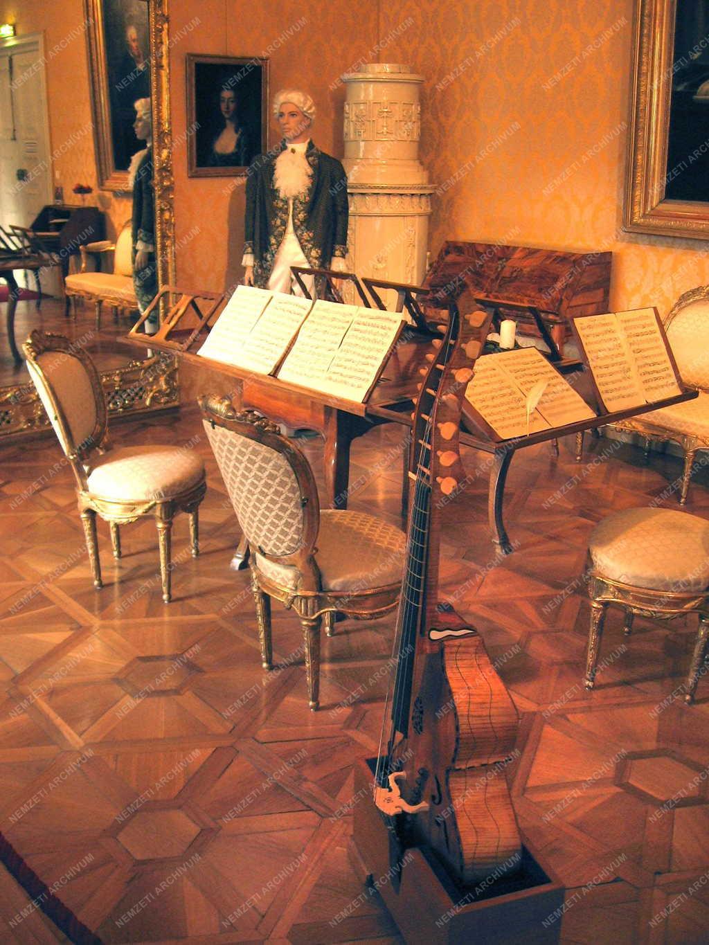 Burgenland – Eisenstadt – Zeneterem a kastélymúzeumban