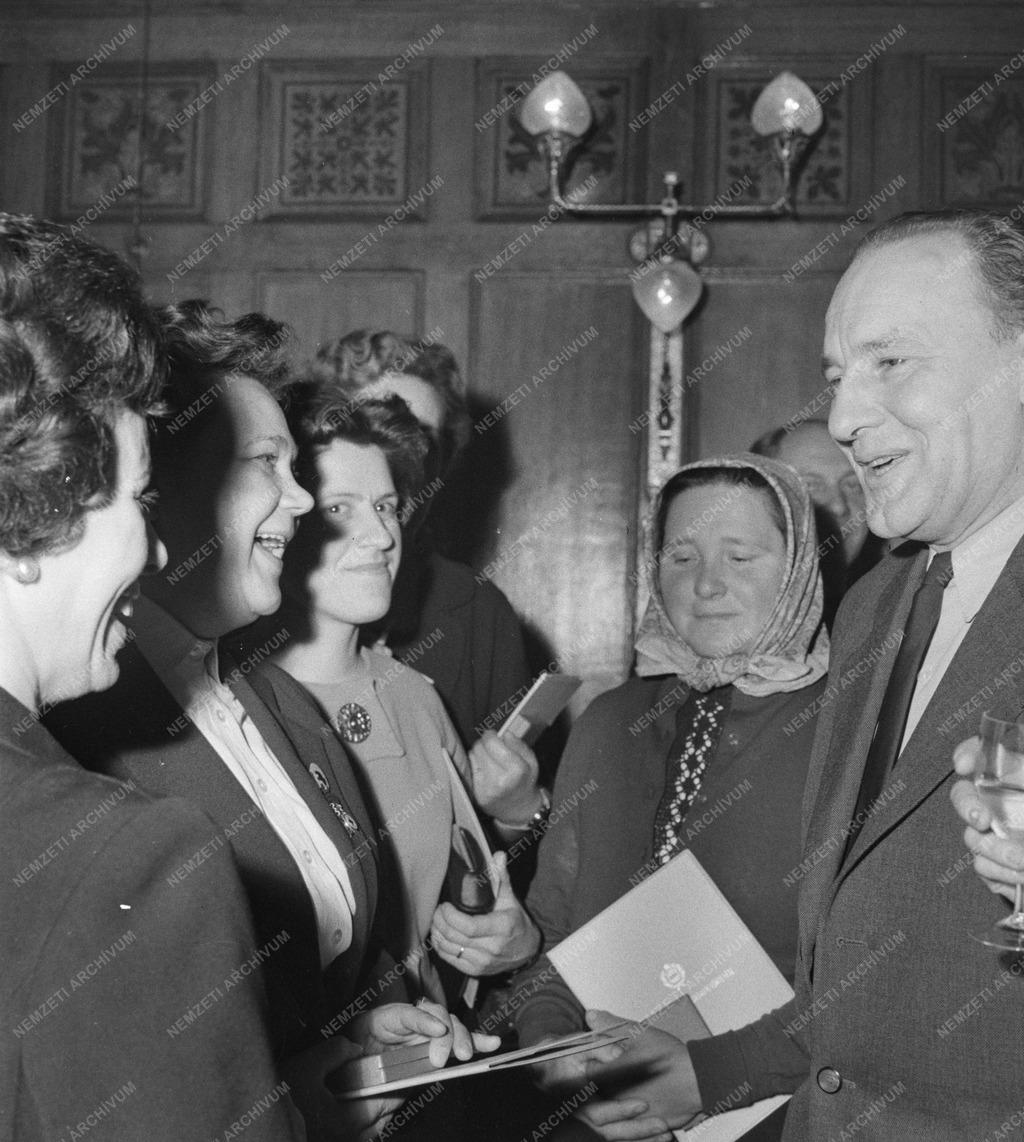 Ünnep - Nőnapi kitüntetések a Parlamentben