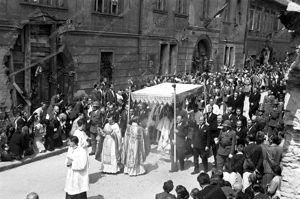 Vallás - Egyházi ünnep