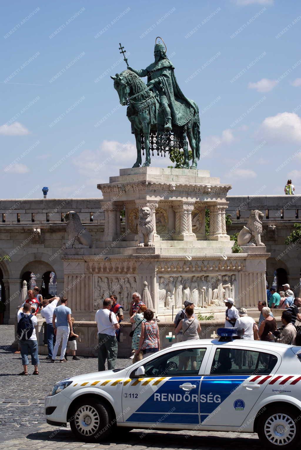 Idegenforgalom - Budapest - Rendőri jelenlét a Budai Várban