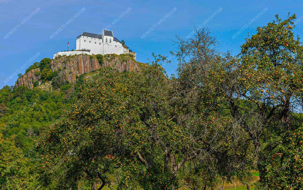 Műemlék - Füzér - Várrekonstrukció 