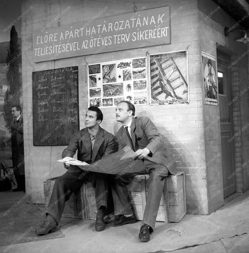 Kultúra - Színház - Gyárfás Miklós: Hatszáz új lakás