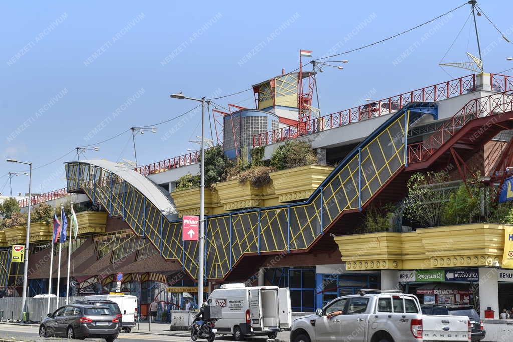 Kereskedelem - Lehel Csarnok Angyalföldön