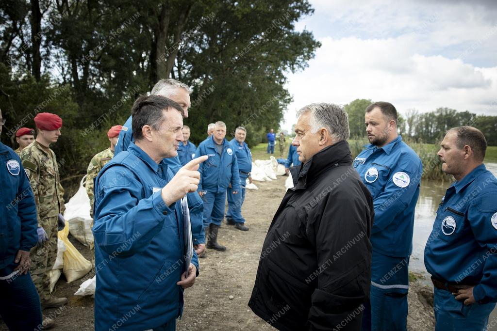 Árvíz - Orbán Viktor engedélyt adott a Lajta-menti szükségtározó megnyitására