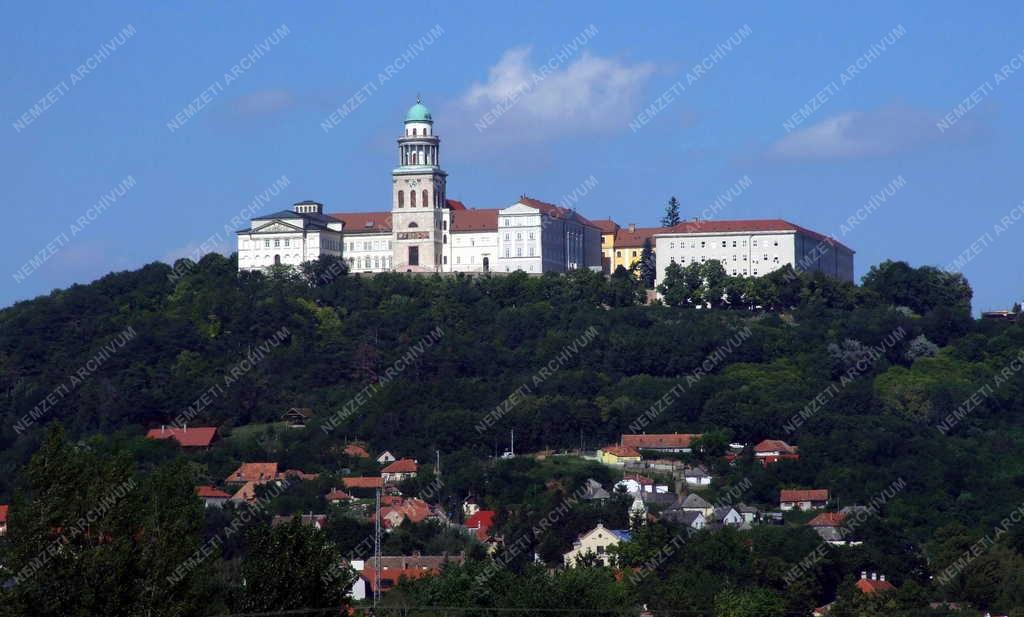 Épület - Pannonhalma - A Pannonhalmi Bencés Főapátság 