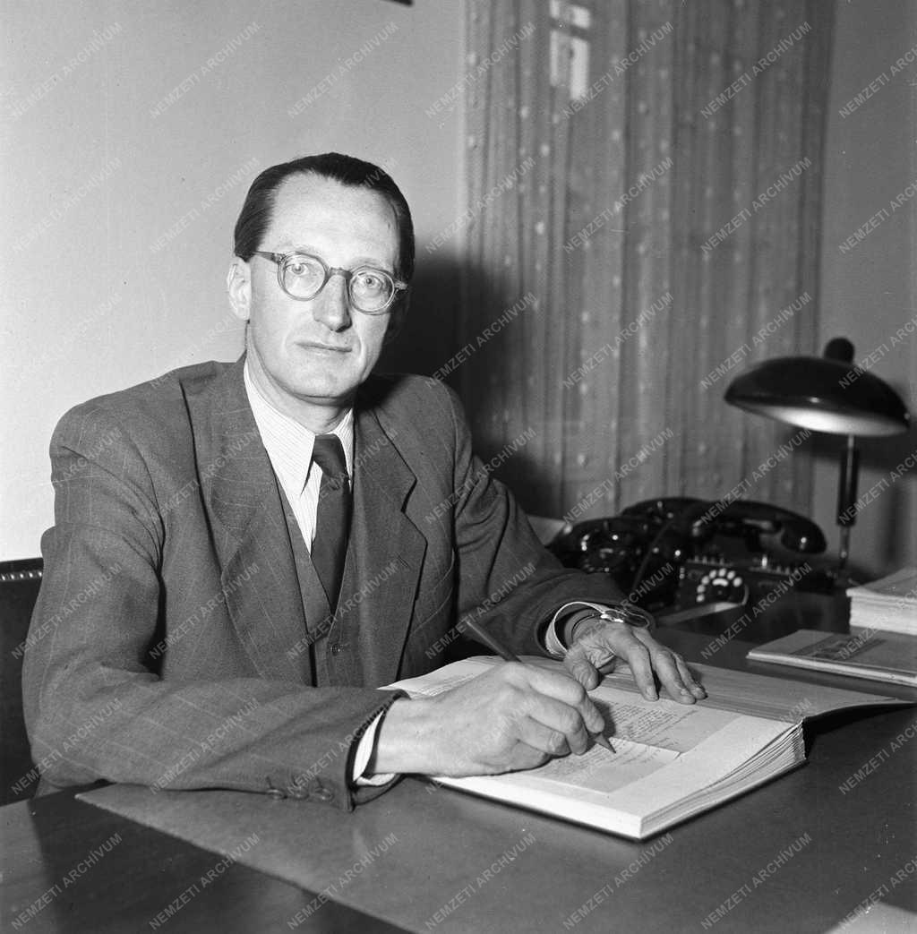 Belpolitika - Választások 1953-ban