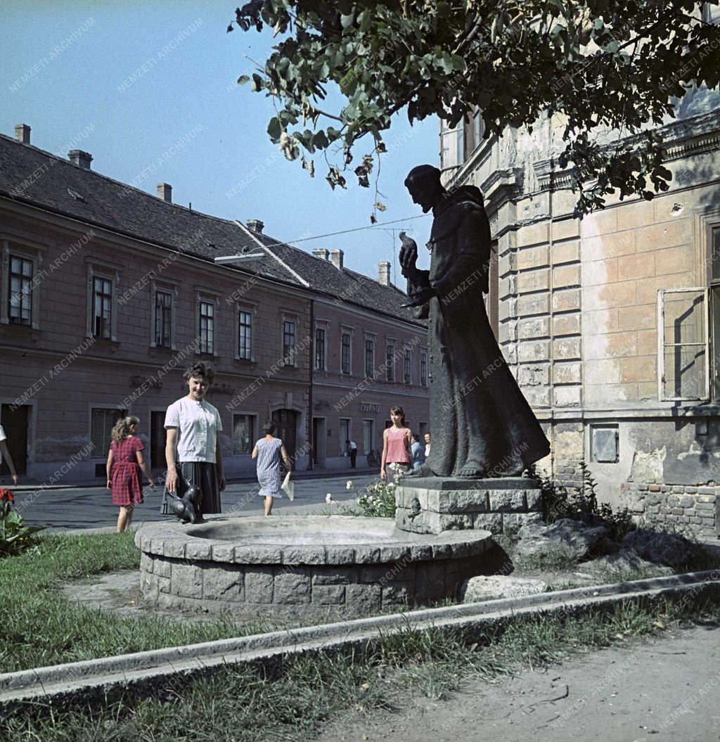 Városkép - Pécs - Assisi Szent Ferenc-szoborkút