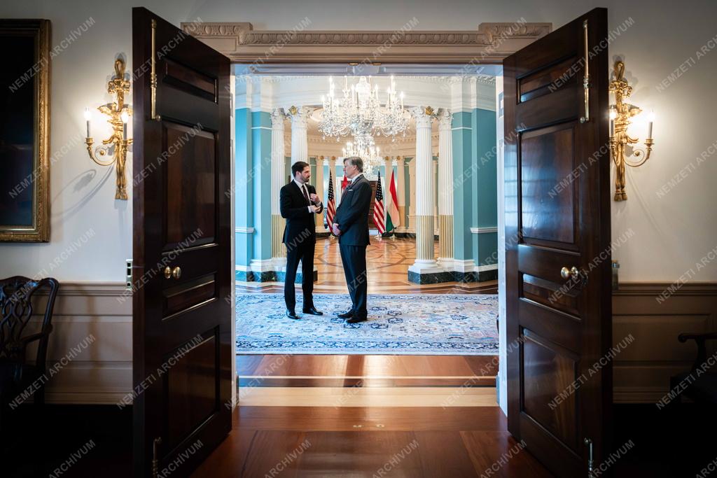 Magyar Levente megbeszélést folytatott Christopher Landau amerikai külügyminiszter-helyettessel 