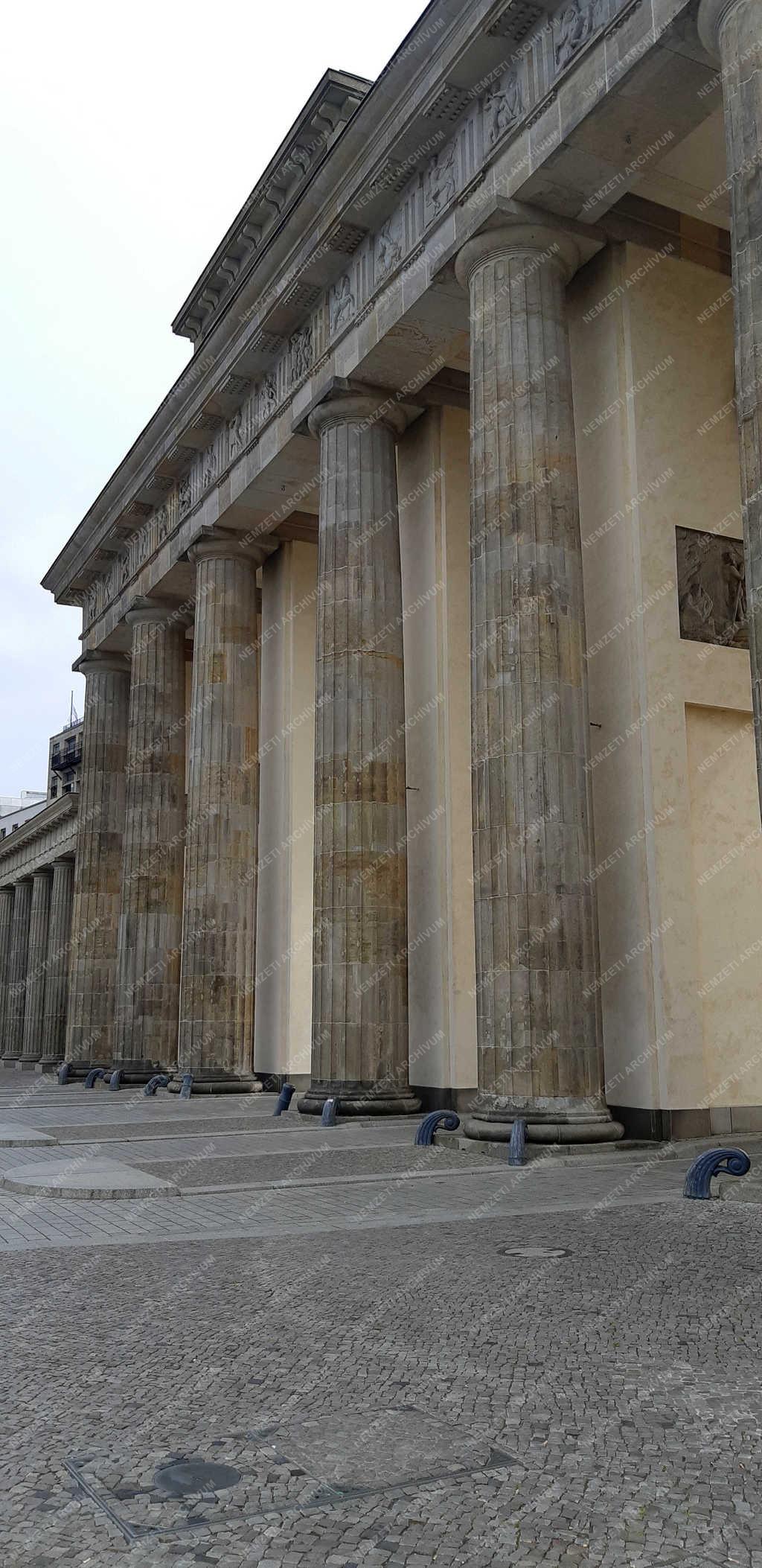 Emlékmű - Berlin - Brandenburgi kapu