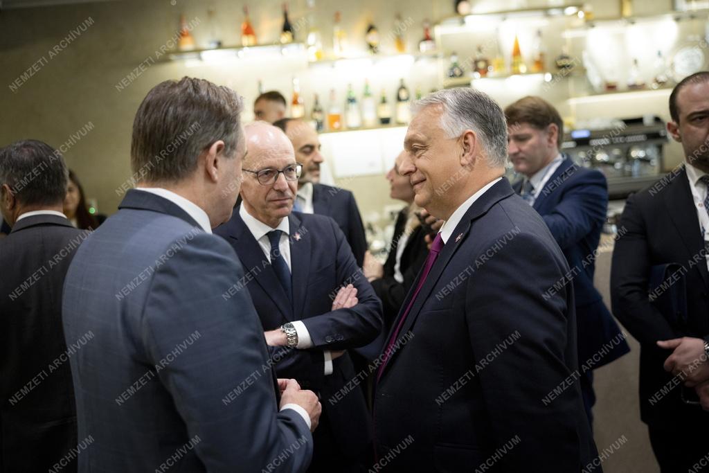 Az Európai Politikai Közösség csúcstalálkozója Tiranában