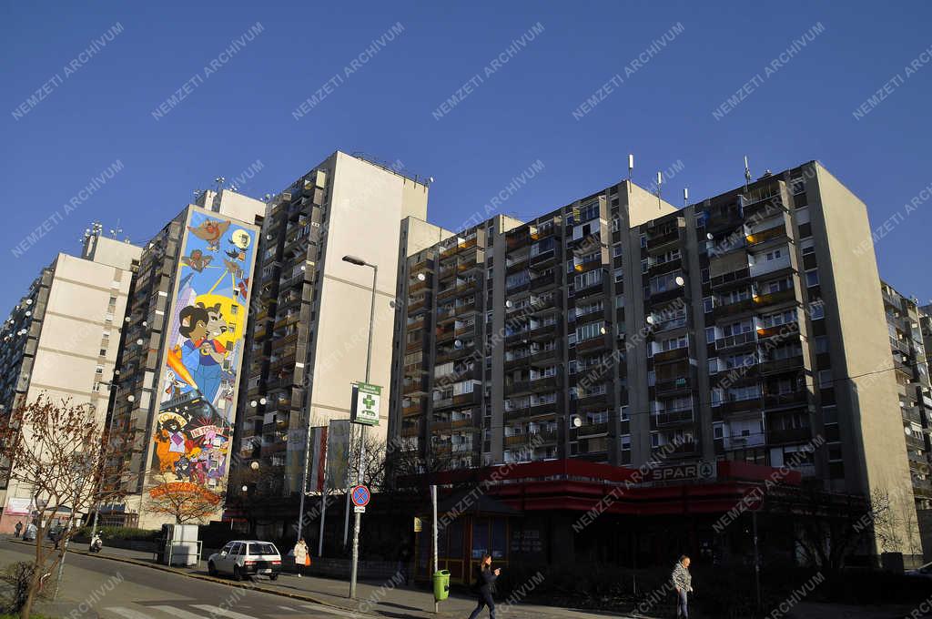 Városkép - Budapest - Rajzfim szereplők egy tűzfalon