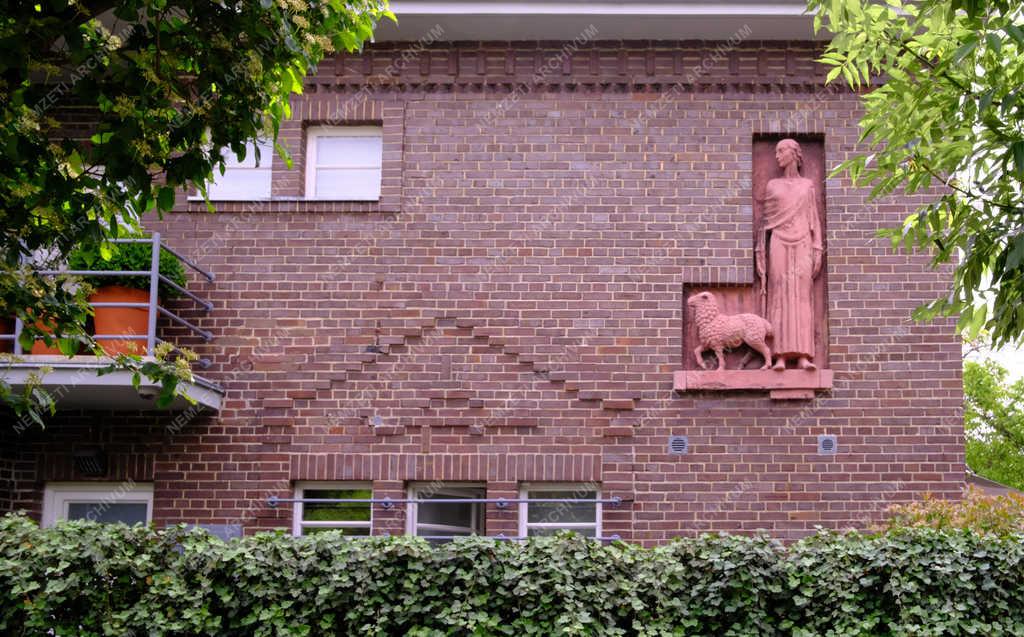 Városkép - Budapest - Napraforgó utcai kísérleti lakótelep