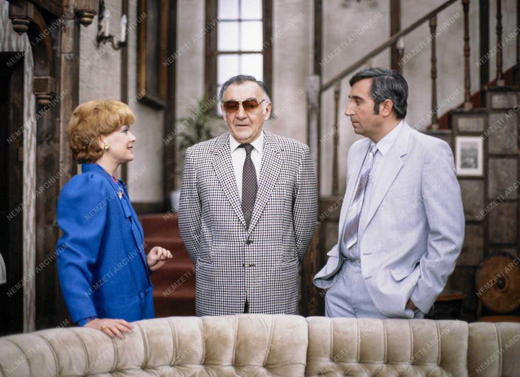 Kultúra - TV-film - Földi kacaj