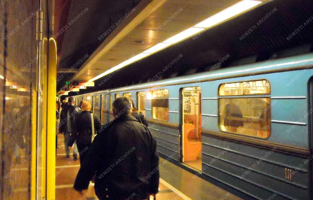 Közlekedés - Budapest - A 2-es metró