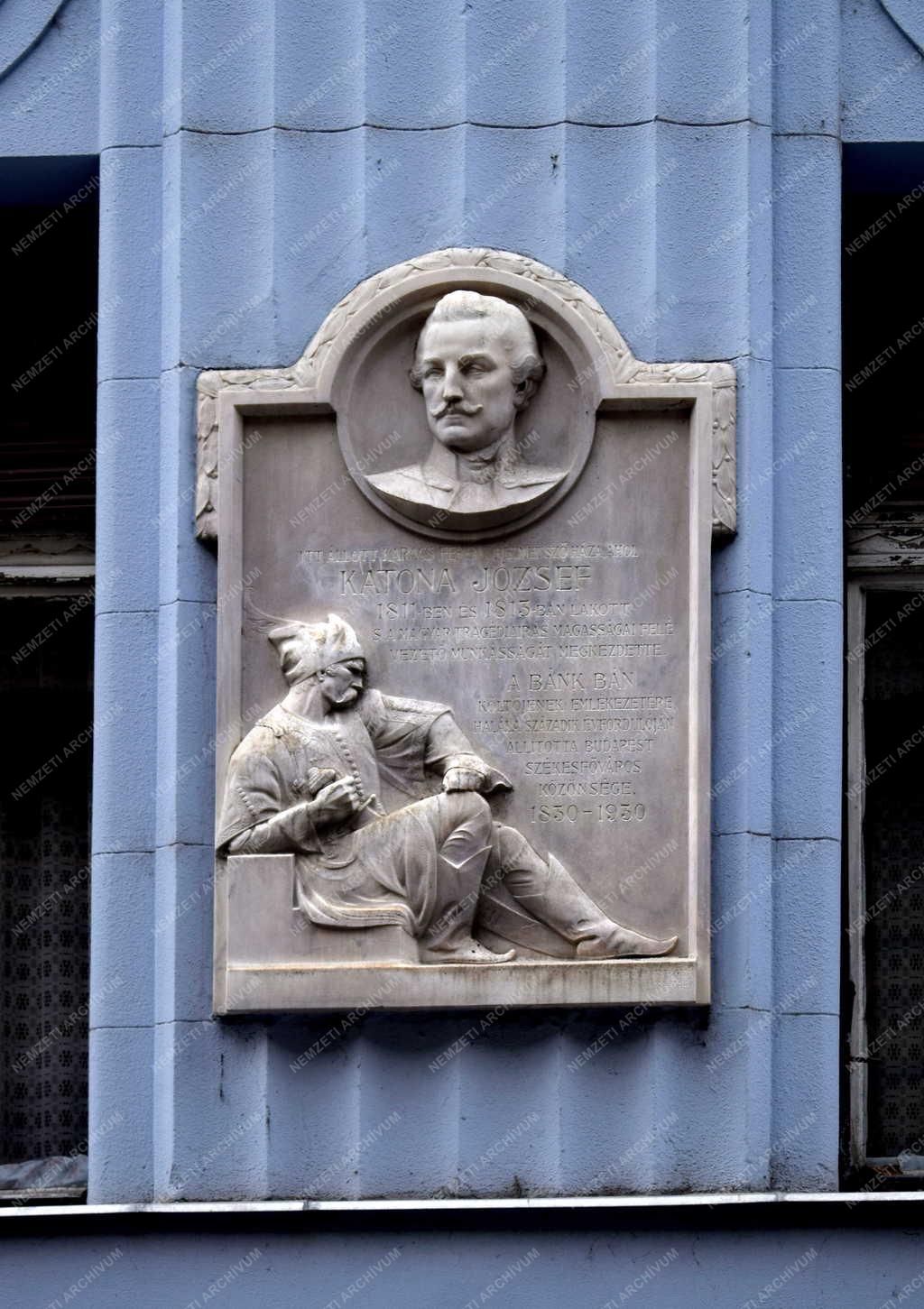 Épületfotó - Budapest - Katona József-emléktábla