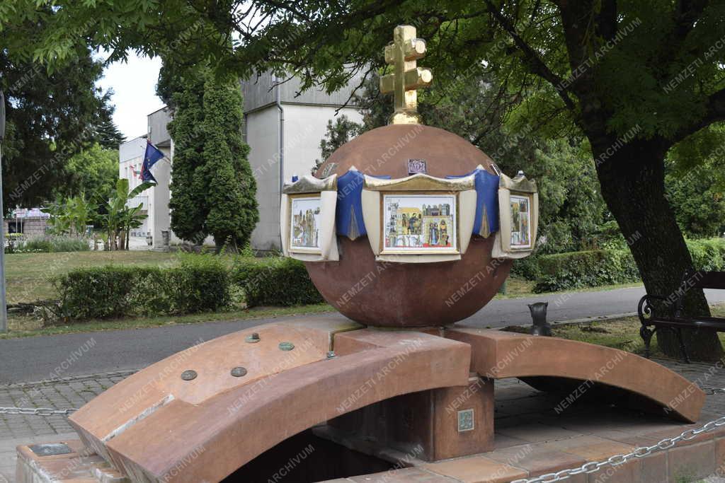 Városkép - Harkány - Millenniumi Országalma emlékmű