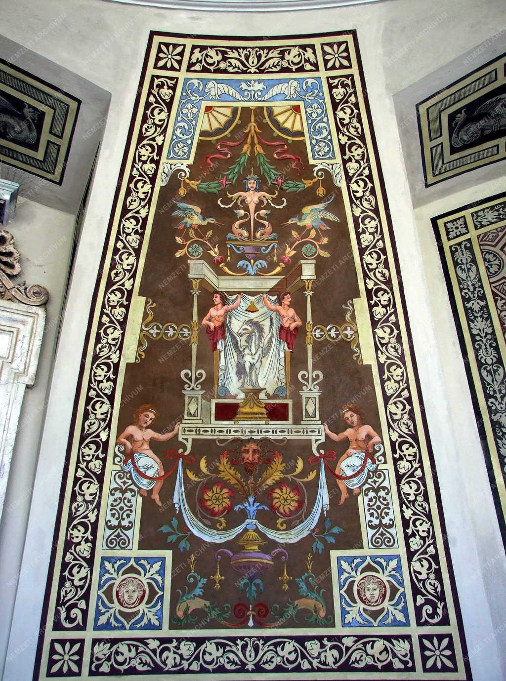 Műemlék - Budapest - A Várkert Bazár sgrafittó-dísze