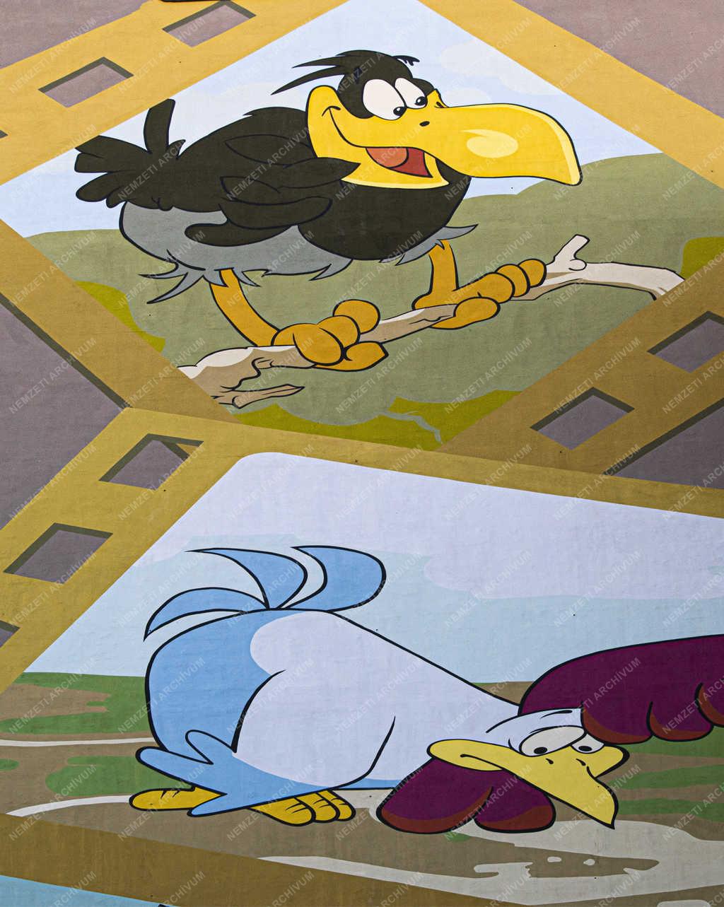 Városkép - Budapest - Rajzfim szereplők egy tűzfalon